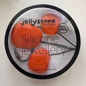 Jellystone Designs BPA Free Silicone Orange Chew Teething  Nursing Necklace NEW